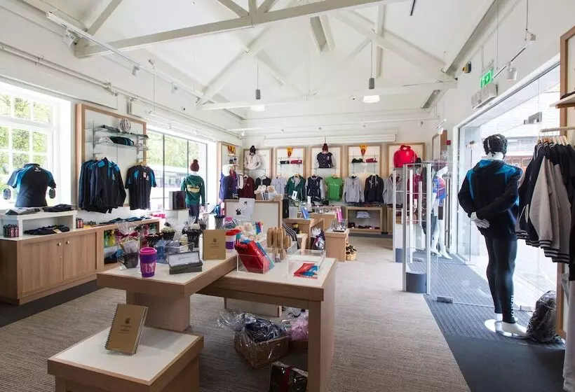 پانسیون Brennan Court Guest Accommodation