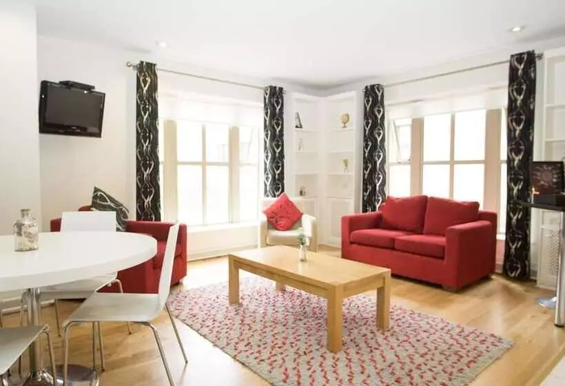 پانسیون Brennan Court Guest Accommodation