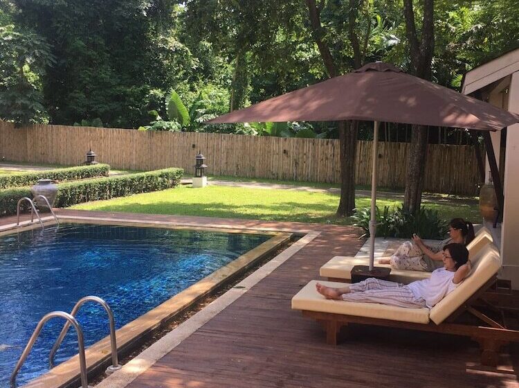 Phuchaofa Pool Villa