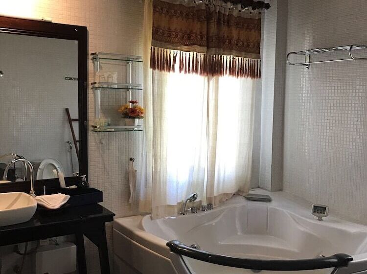 Phuchaofa Pool Villa