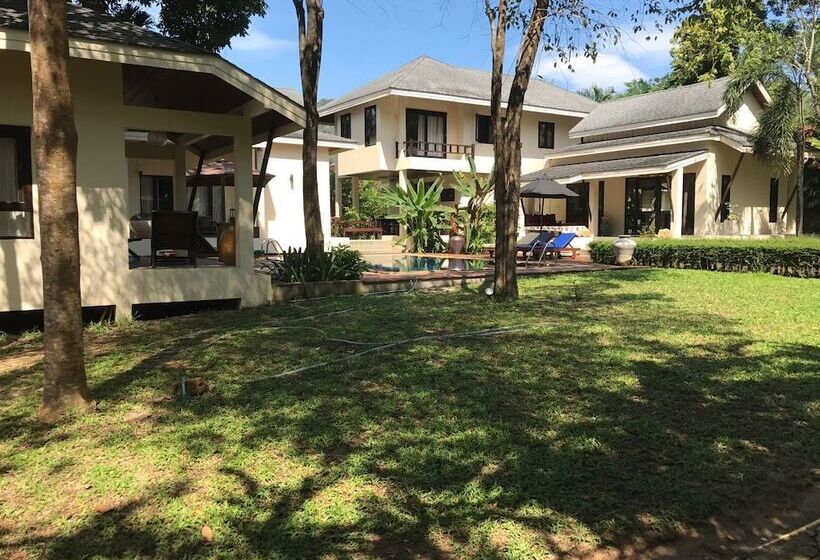 Phuchaofa Pool Villa