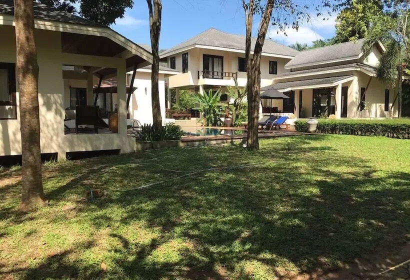 Phuchaofa Pool Villa