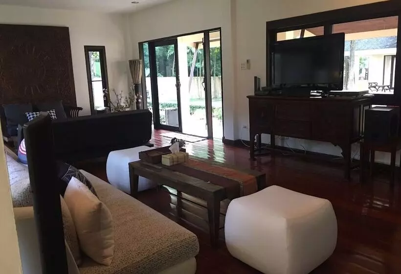 Phuchaofa Pool Villa