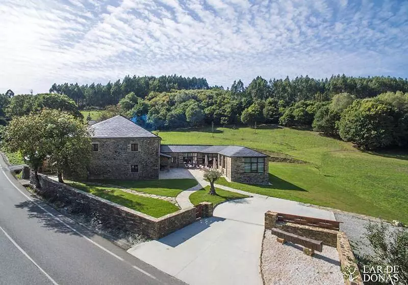 Majatalo Lar De Donas