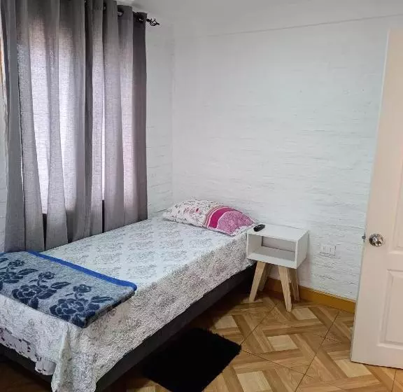 هاستل Hostal Familiar S&g