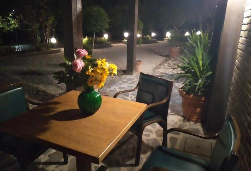 Отель B&b Resort Fonte La Castellana