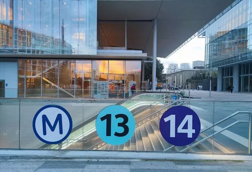 ホテル Hôtel Le National Clichy Paris