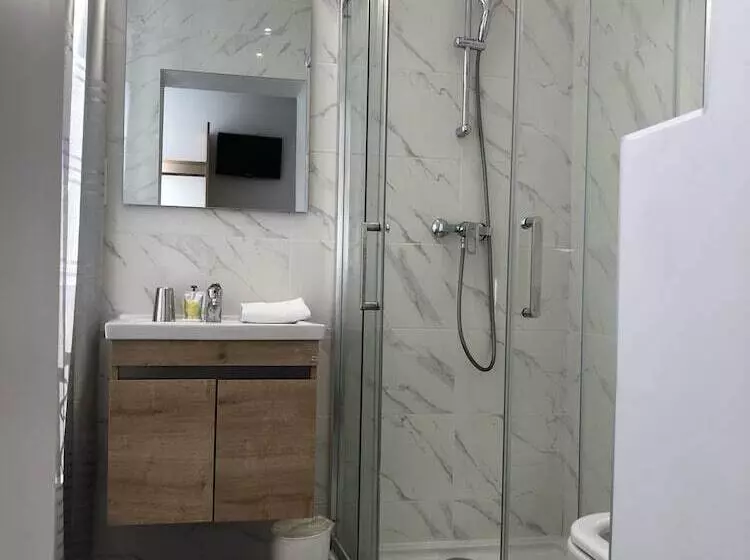 ホテル Hôtel Le National Clichy Paris