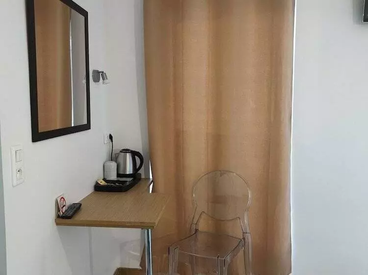 ホテル Hôtel Le National Clichy Paris