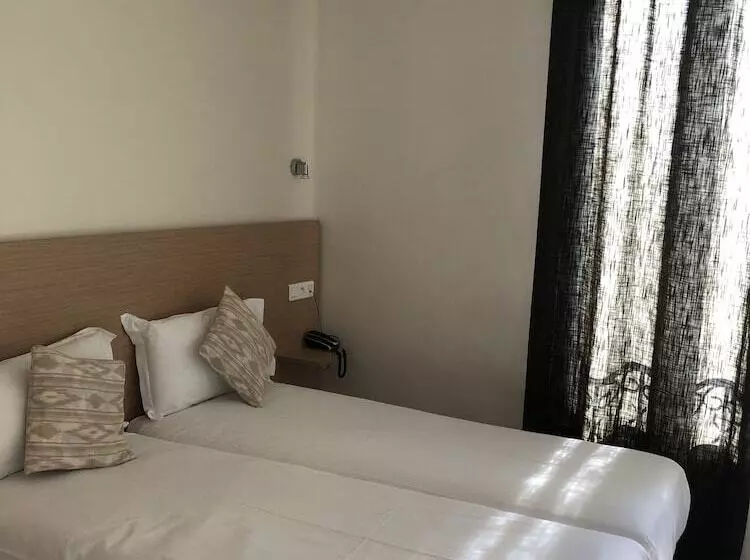 ホテル Hôtel Le National Clichy Paris