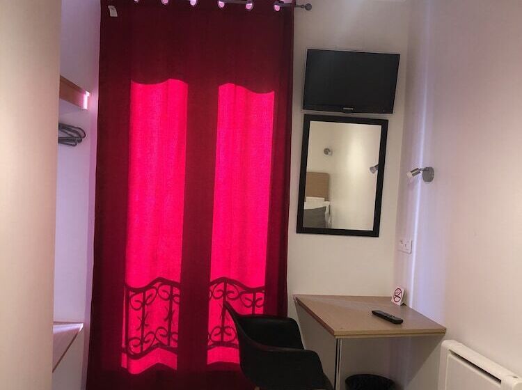 هتل Hôtel Le National Clichy Paris