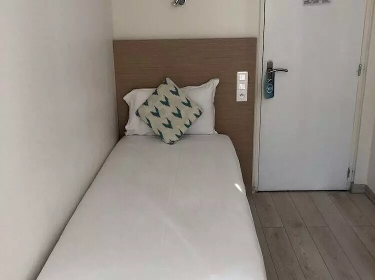 ホテル Hôtel Le National Clichy Paris