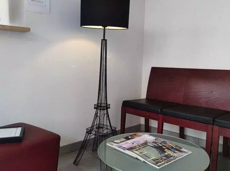 ホテル Hôtel Le National Clichy Paris