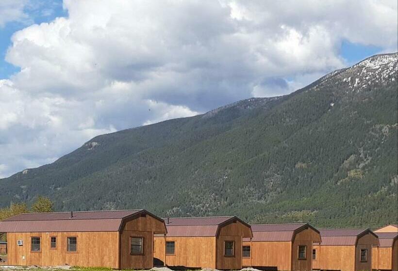 Motel Glacier Acres Guest Ranch