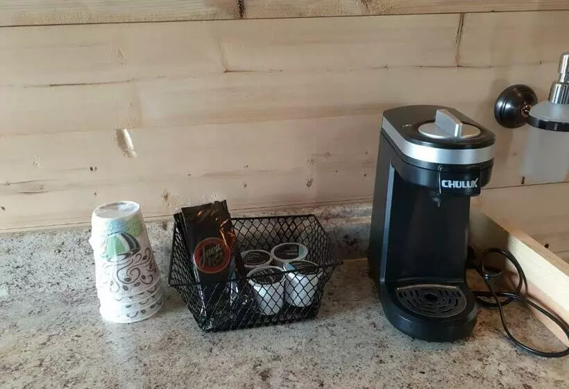 Motelli Glacier Acres Guest Ranch