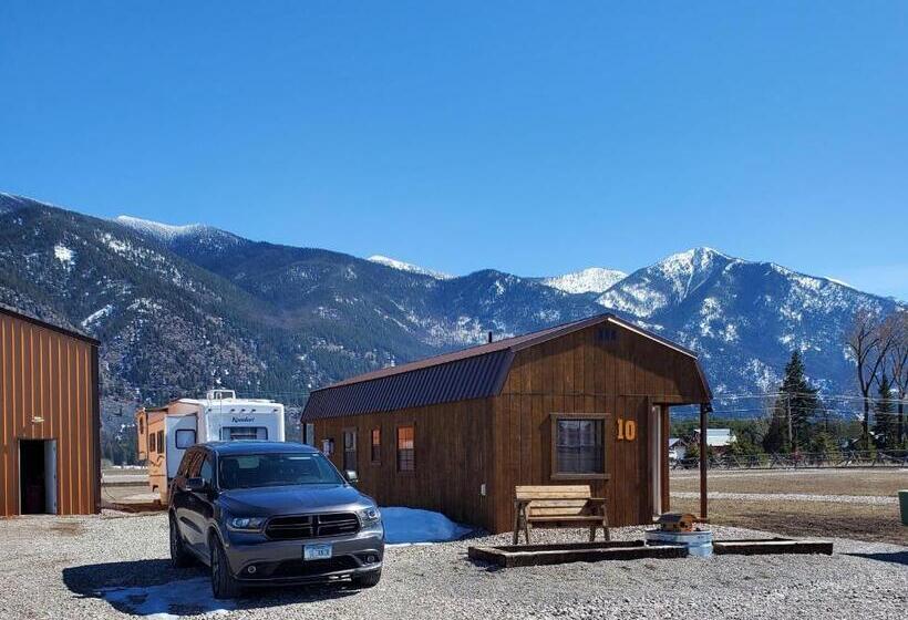 Motel Glacier Acres Guest Ranch