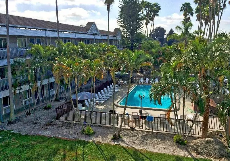 فندق Lantern Inn & Suites  Sarasota