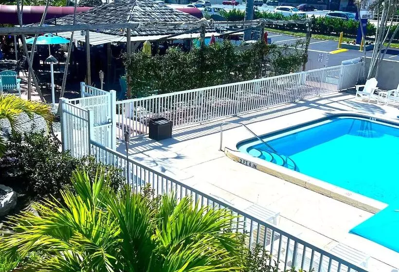 فندق Lantern Inn & Suites  Sarasota