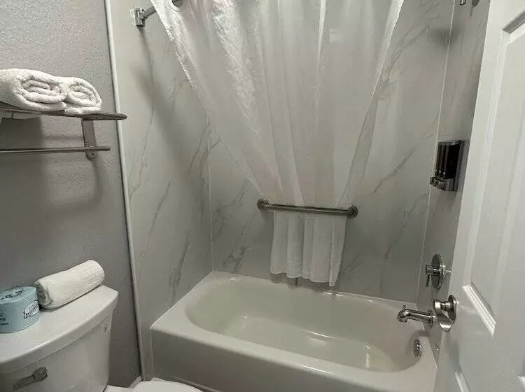 فندق Lantern Inn & Suites  Sarasota