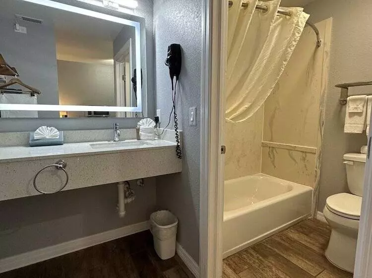 فندق Lantern Inn & Suites  Sarasota