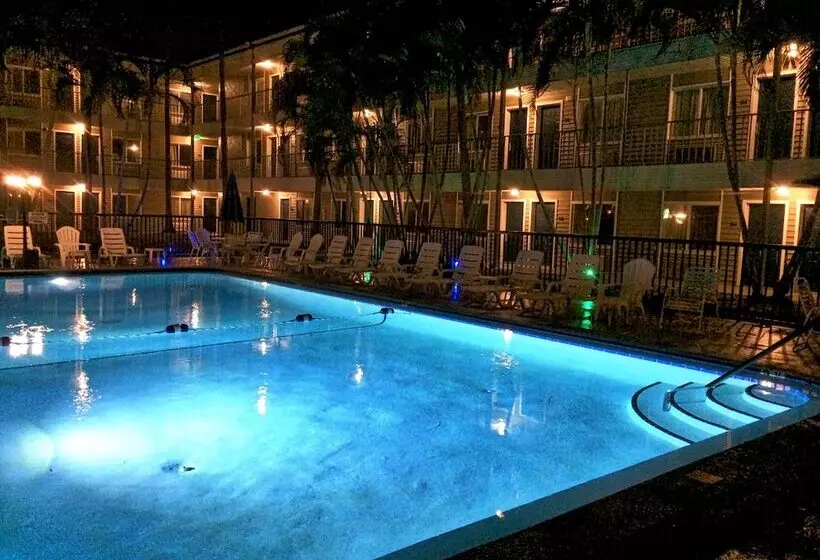 فندق Lantern Inn & Suites  Sarasota