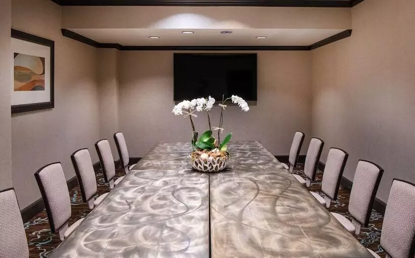 هتل One Ocean Resort And Spa