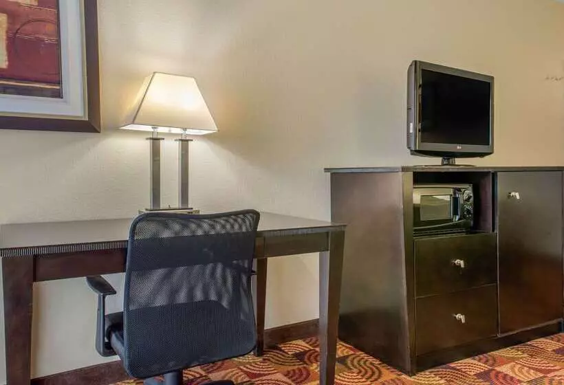 Отель Quality Inn Bloomington Near University