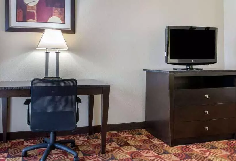 Отель Quality Inn Bloomington Near University