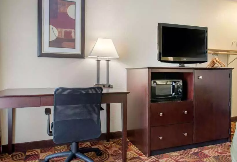 Отель Quality Inn Bloomington Near University