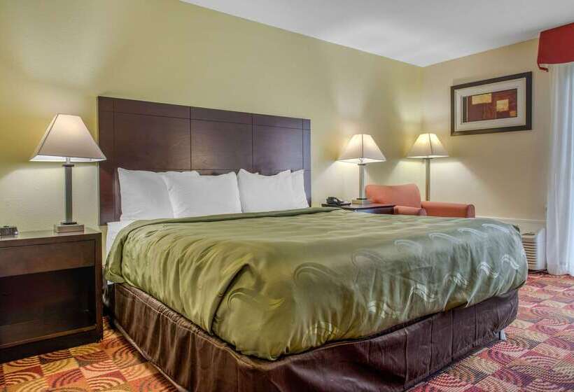 فندق Quality Inn Bloomington Near University