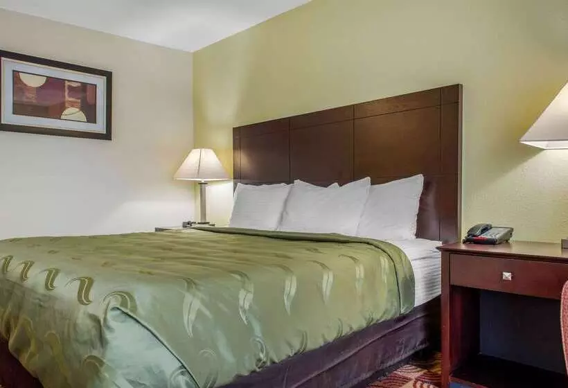 Отель Quality Inn Bloomington Near University