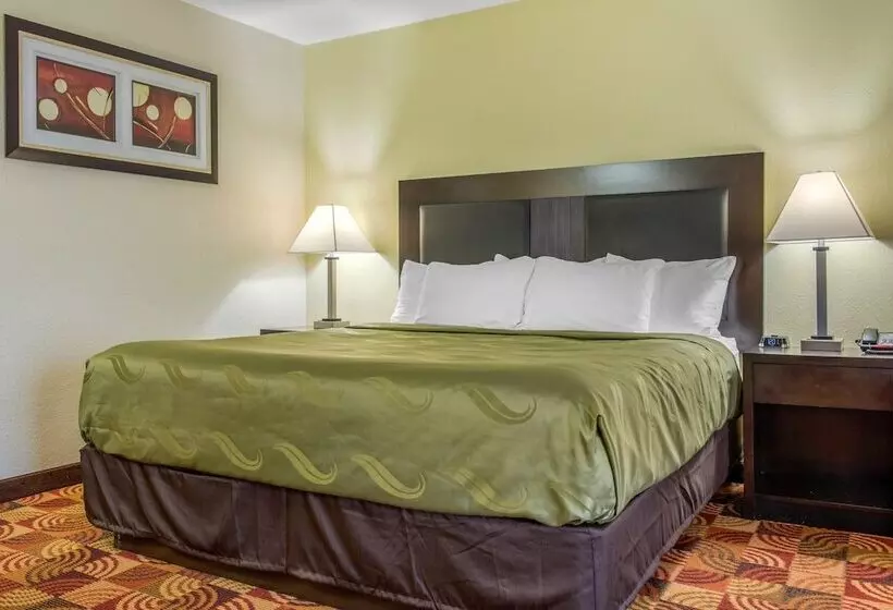 Отель Quality Inn Bloomington Near University