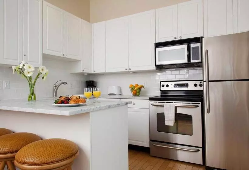 호텔 Sandpiper Beach Club