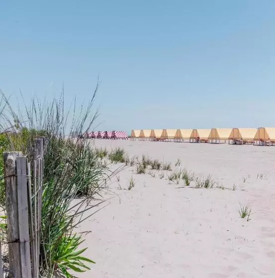 호텔 Sandpiper Beach Club