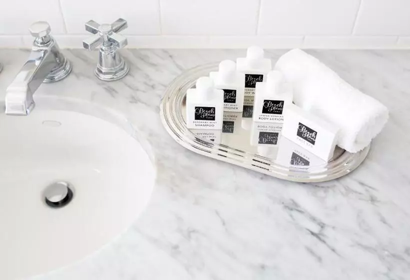 호텔 Sandpiper Beach Club