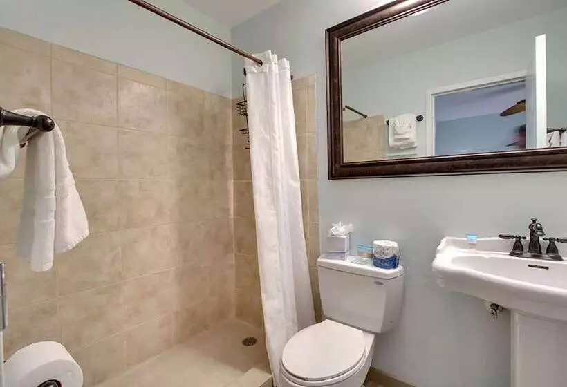 Hotel Seaside Inn  Isle Of Palms