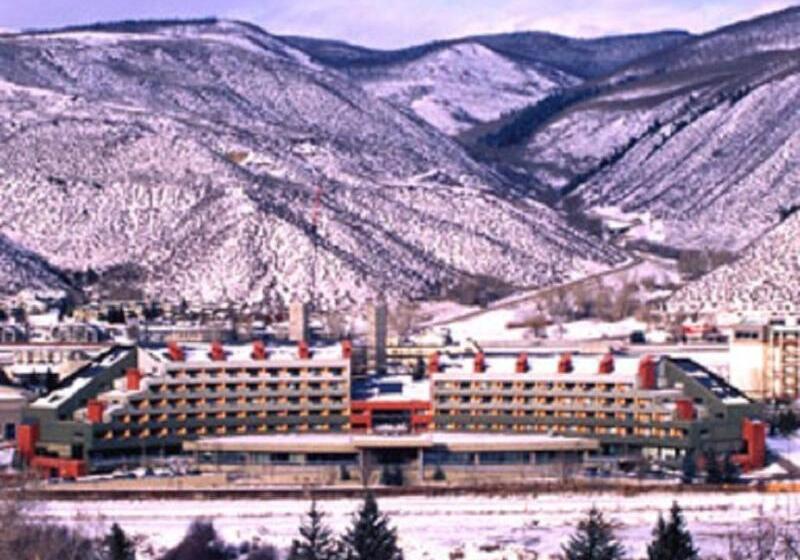 هتل Seasons At Avon