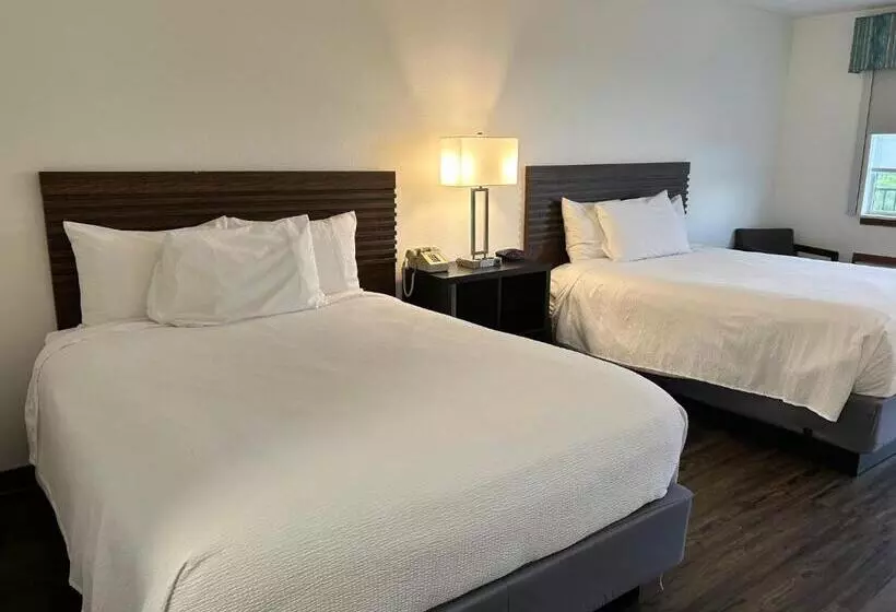 هتل Seven Gables Inn