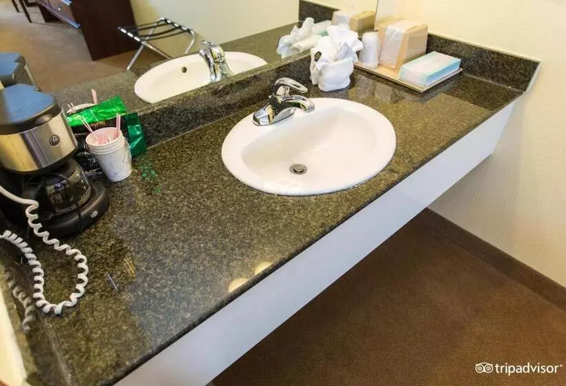 هتل Seven Gables Inn