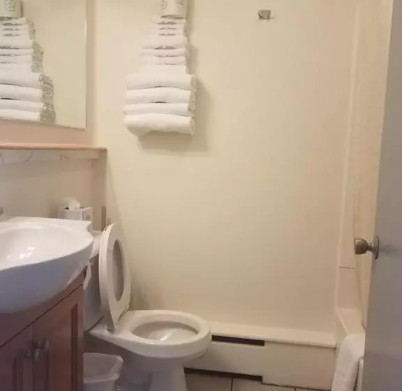 Sea Cliff House Motel