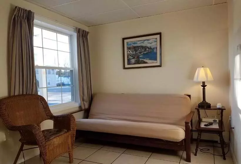 Sea Cliff House Motel