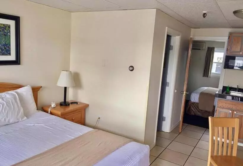 Sea Cliff House Motel