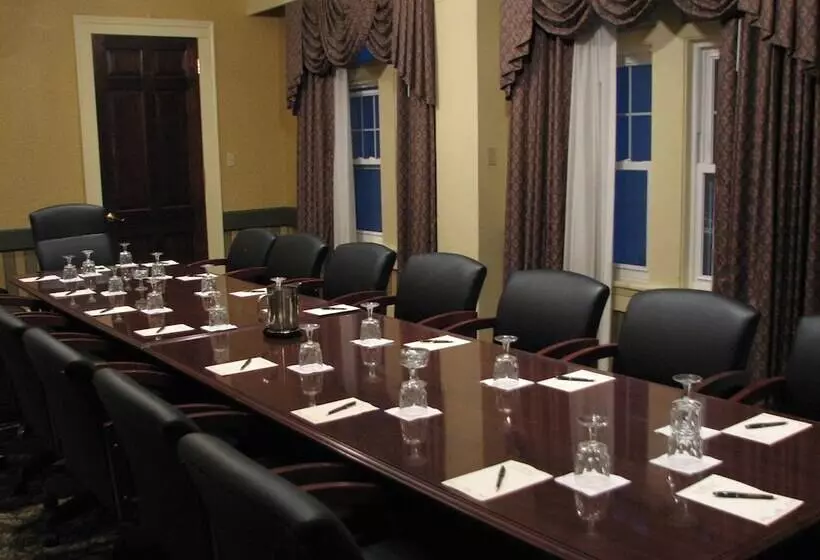 Shawnee Inn And Golf Resort