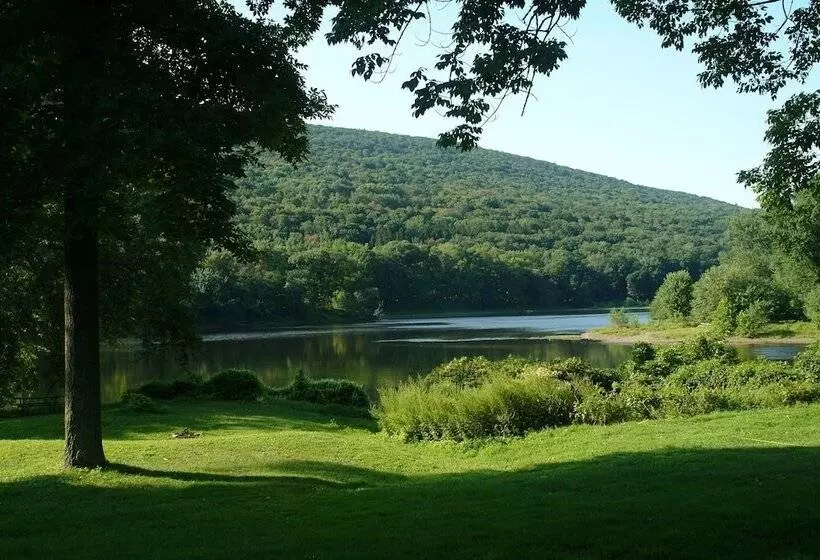 Shawnee Inn And Golf Resort