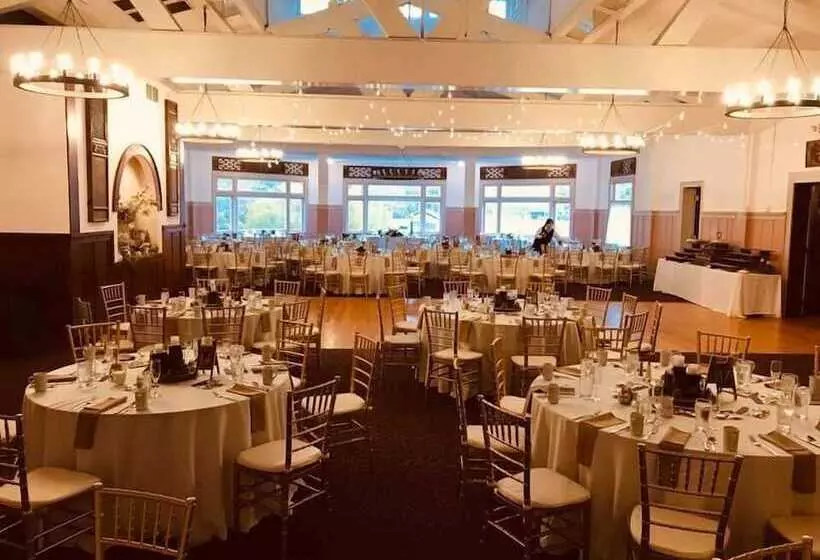 Shawnee Inn And Golf Resort