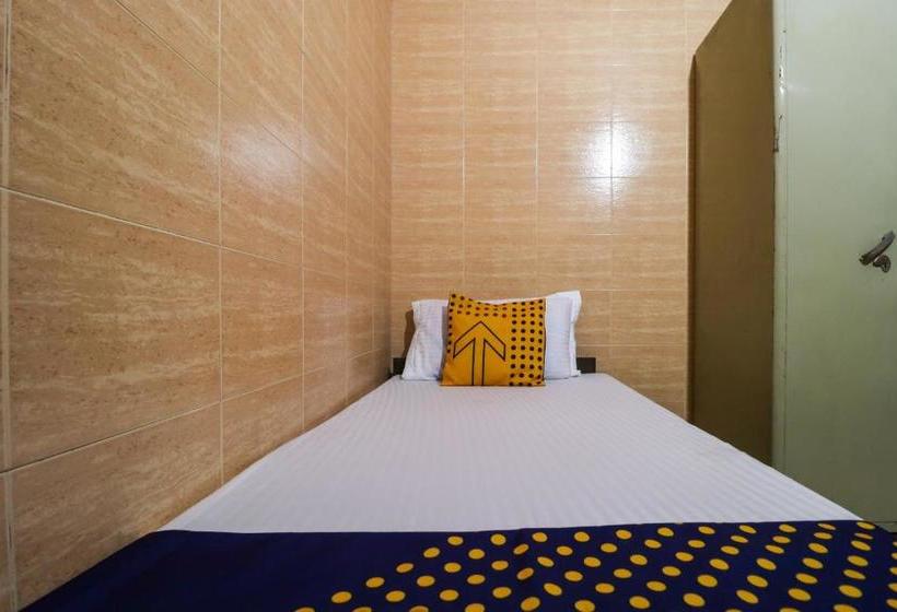 Hotelli Spot On 63031 Lucky Guest House