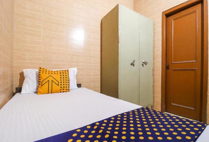 Hotelli Spot On 63031 Lucky Guest House