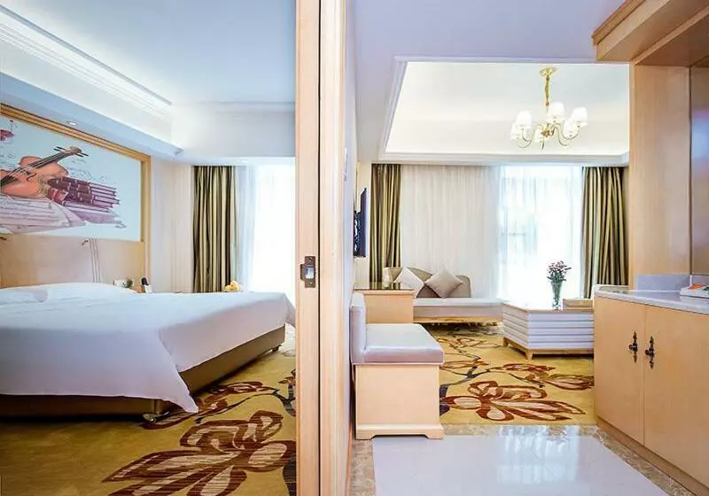 Vienna Hotel Whhan Xingye Road Stone Bridge Subway Station Store