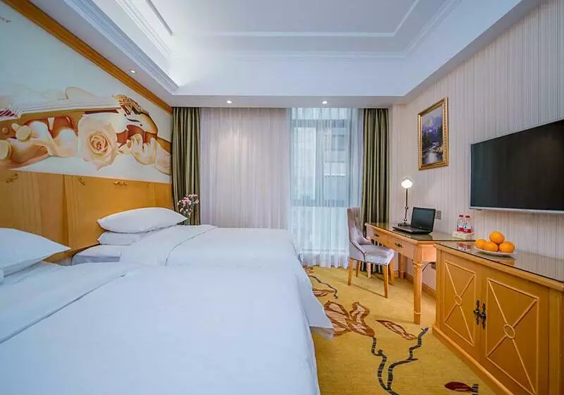 Vienna Hotel Whhan Xingye Road Stone Bridge Subway Station Store