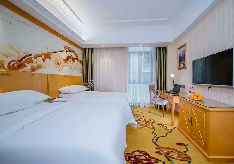 Vienna Hotel Whhan Xingye Road Stone Bridge Subway Station Store